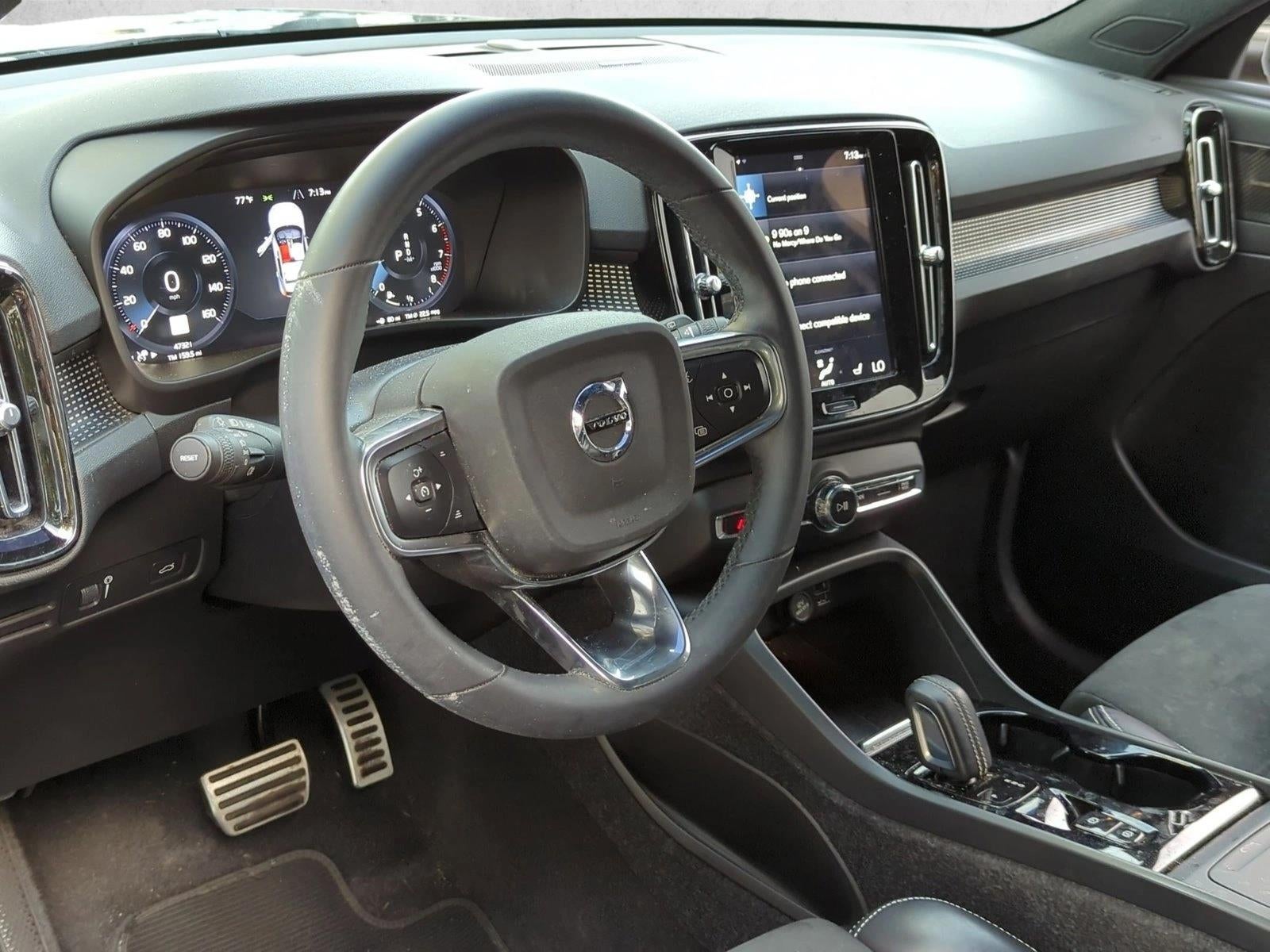 2022 Volvo XC40 T5 AWD R-Design