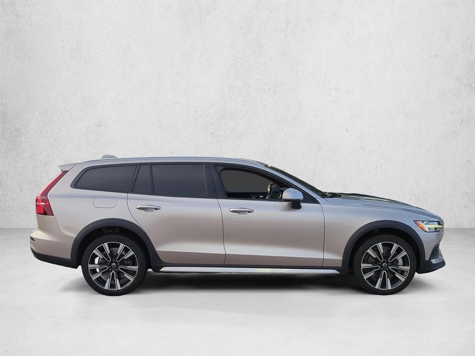 2024 Volvo V60 Cross Country B5 AWD Ultimate