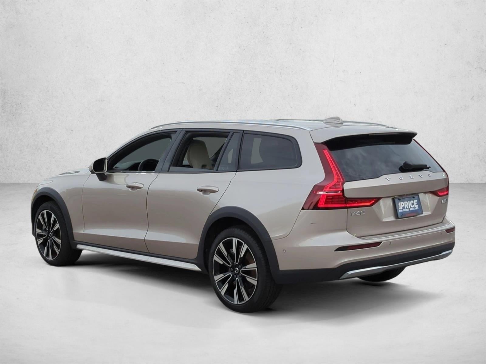 2024 Volvo V60 Cross Country B5 AWD Ultimate