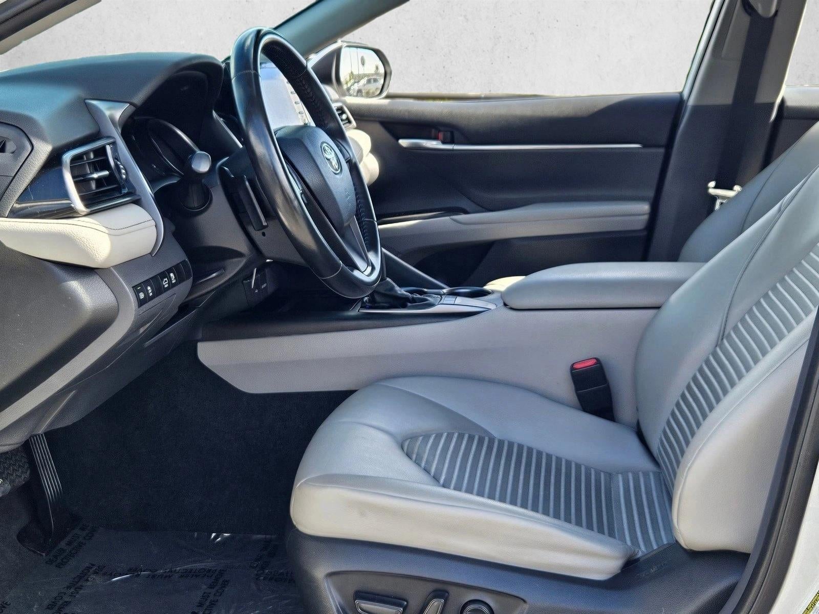 2022 Toyota Camry SE Auto (SE)