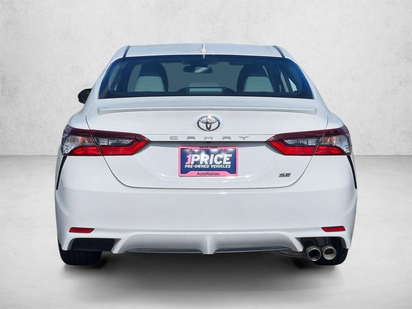 2022 Toyota Camry SE Auto (SE)