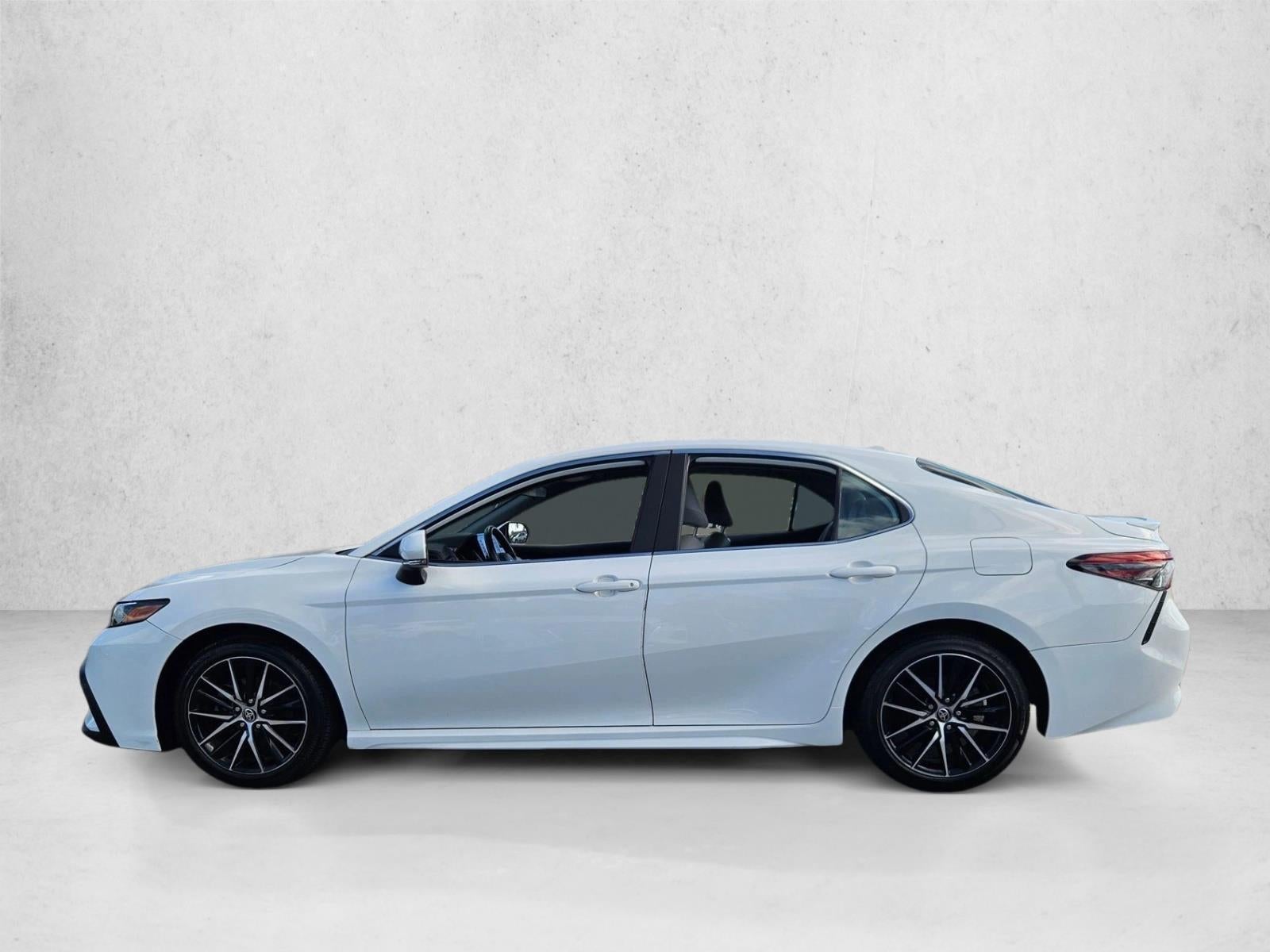 2022 Toyota Camry SE Auto (SE)