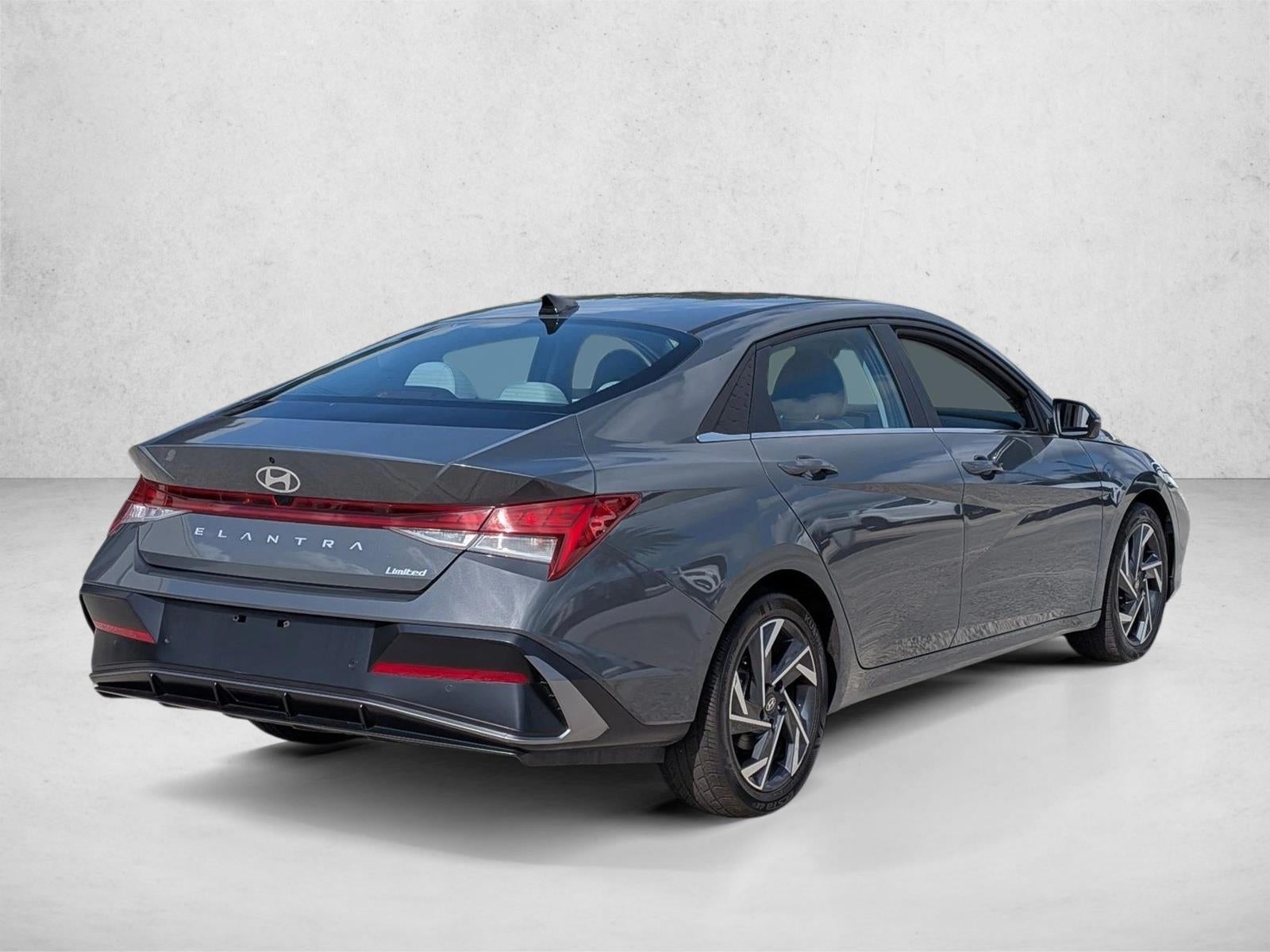 2024 Hyundai ELANTRA Limited IVT