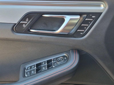 2024 Porsche Macan AWD