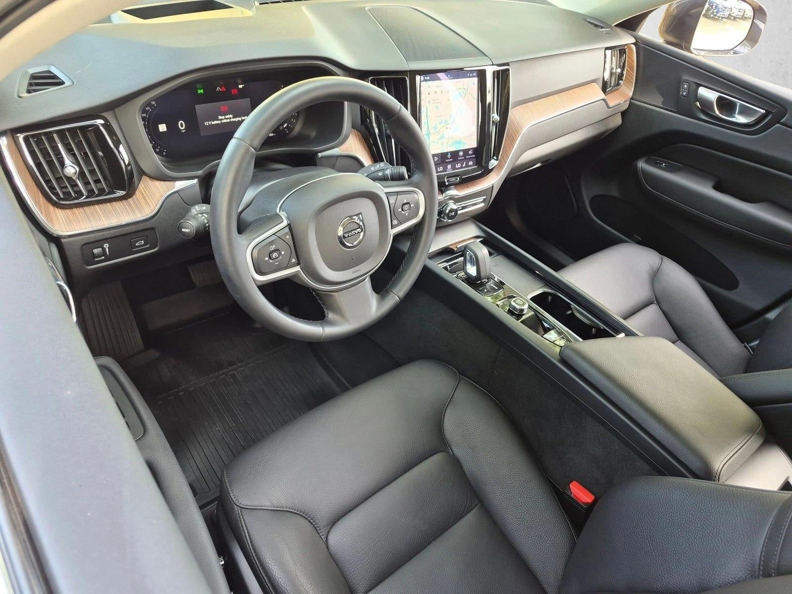 2022 Volvo XC60 B5 FWD Momentum