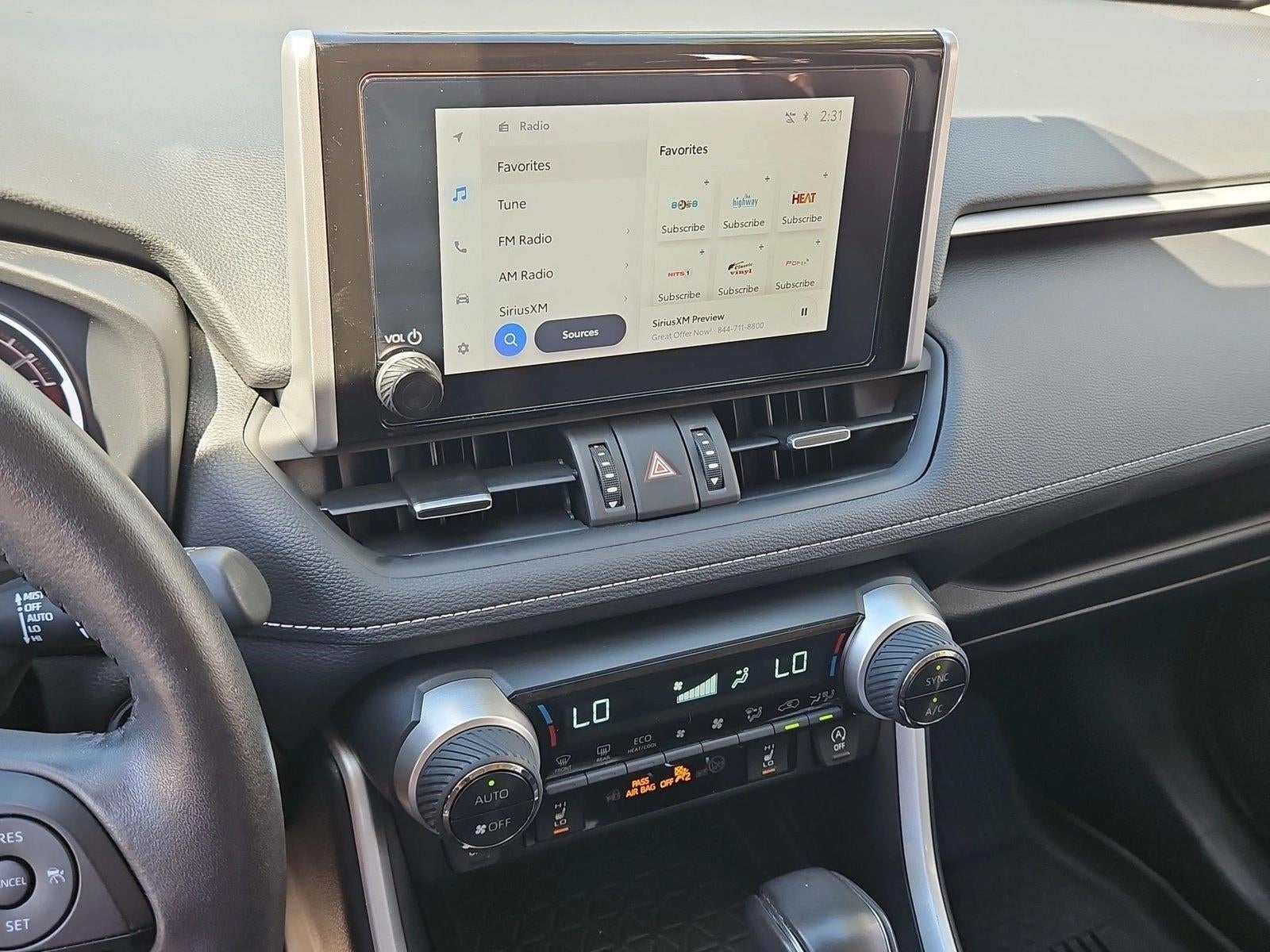 2025 Toyota RAV4 XLE Premium FWD (Natl)