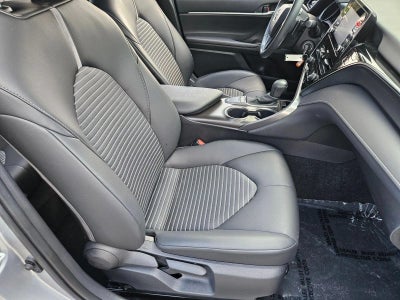 2023 Toyota Camry SE Auto (SE)