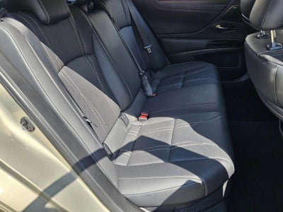 2023 Lexus ES 300h Ultra Luxury FWD
