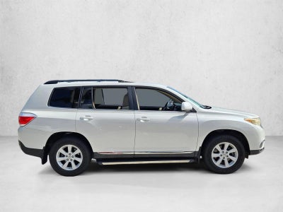 2013 Toyota Highlander FWD 4dr I4 Plus (Natl)