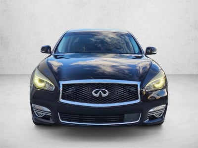 2016 INFINITI Q70 3.7