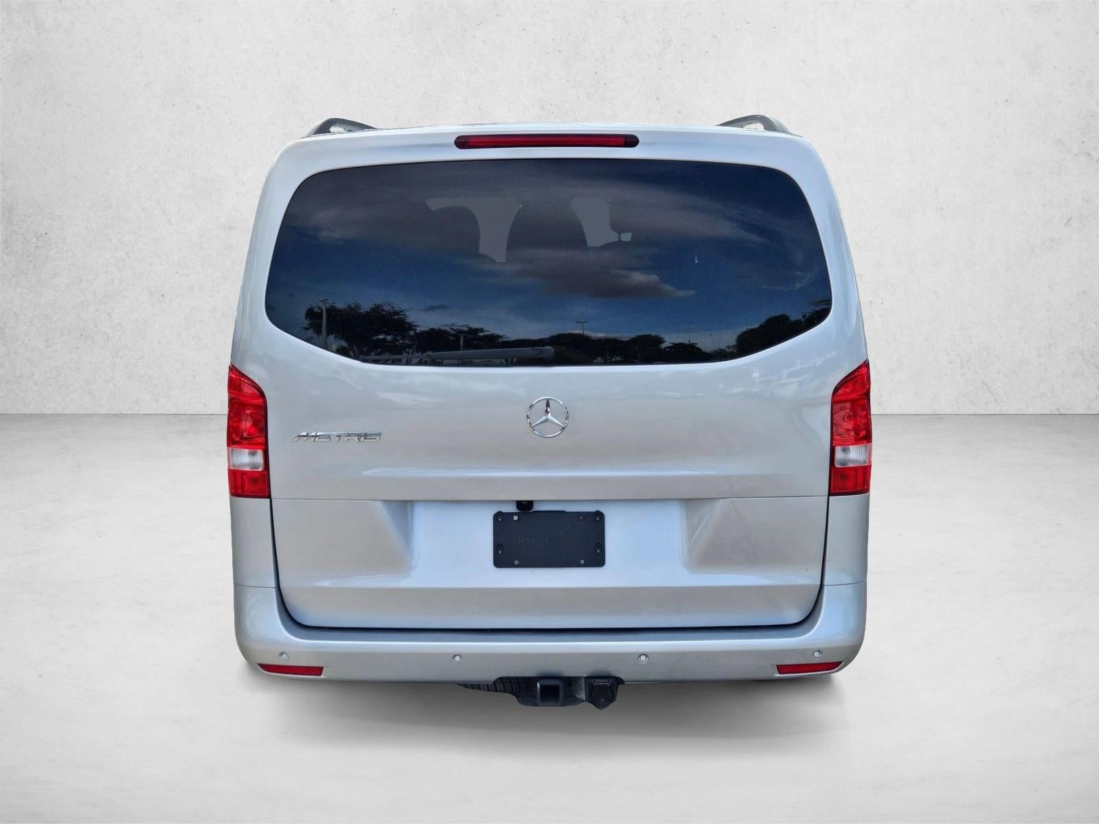 2023 Mercedes-Benz Metris Passenger Van Standard Roof 126" Wheelbase