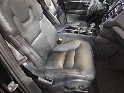 2020 Volvo XC90 T6 AWD Momentum 6 Passenger