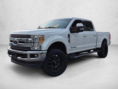 2017 Ford Super Duty F-250 SRW Lariat 4WD Crew Cab 6.75' Box