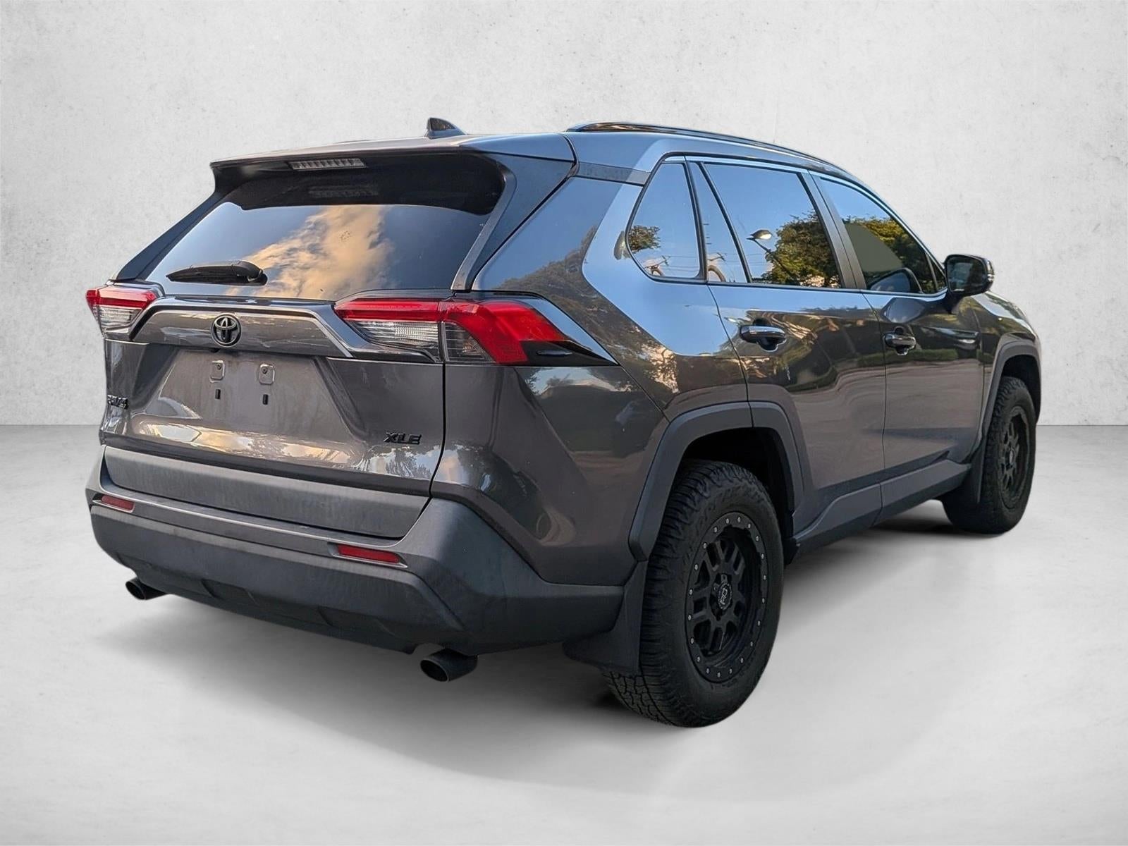2020 Toyota RAV4 XLE FWD (GS)