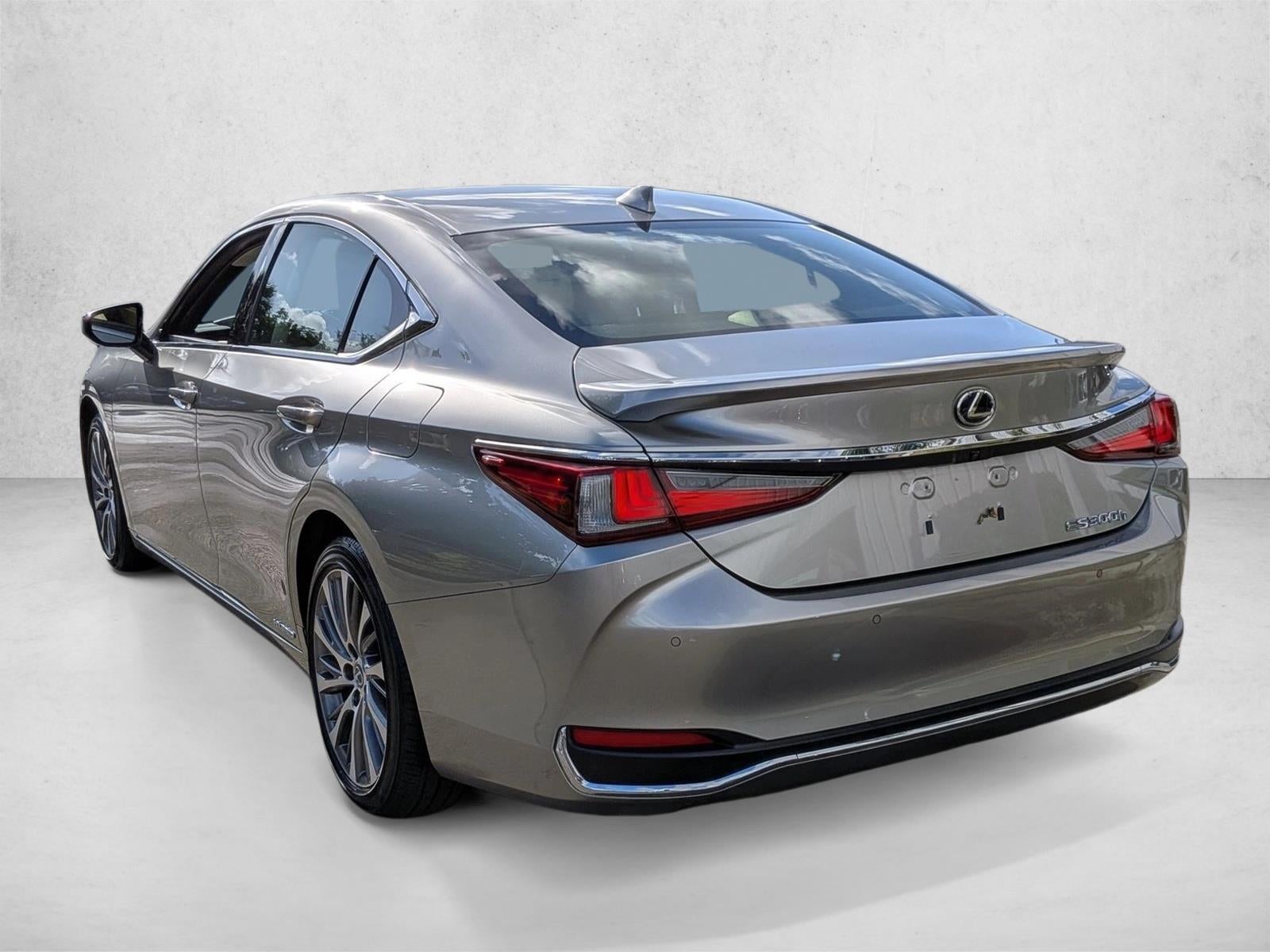 2019 Lexus ES 300h FWD