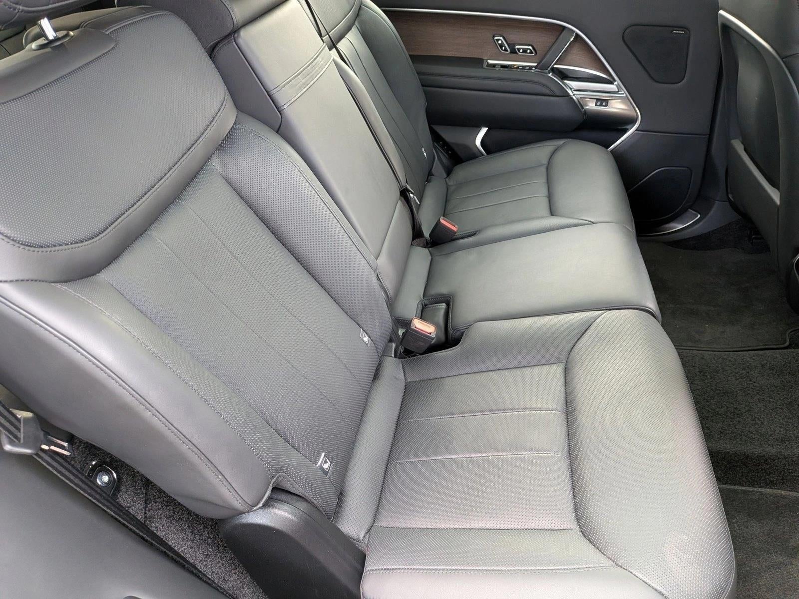 2023 Land Rover Range Rover P400 SE LWB 7 Seat