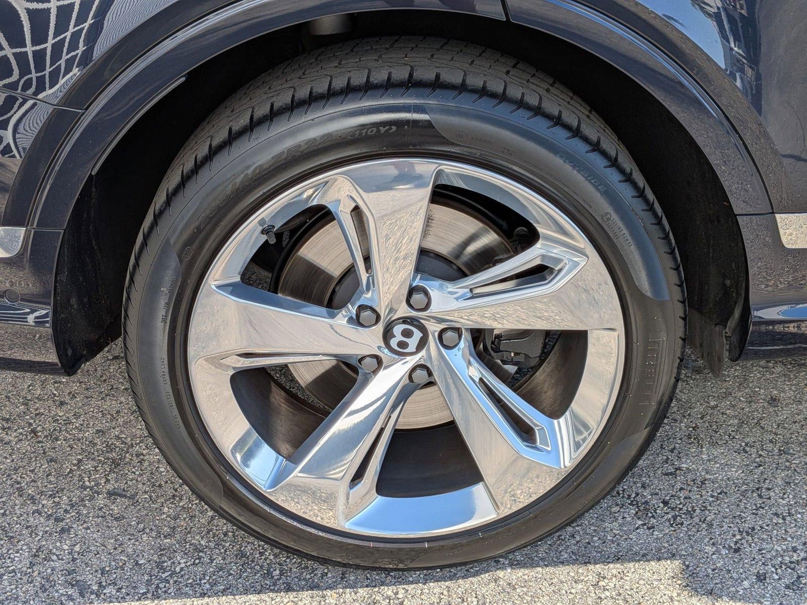 2023 Bentley Bentayga EWB V8 AWD