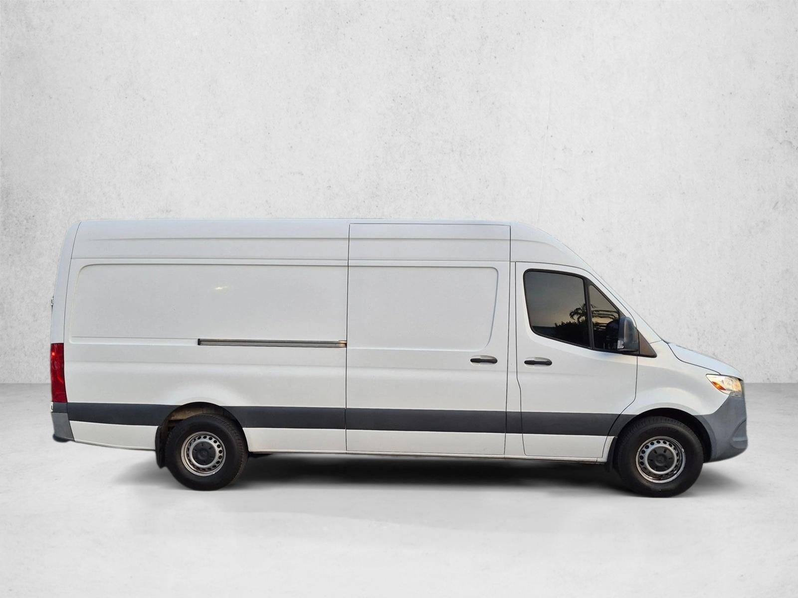 2022 Mercedes-Benz Sprinter Cargo Van 2500 High Roof I4 170" RWD