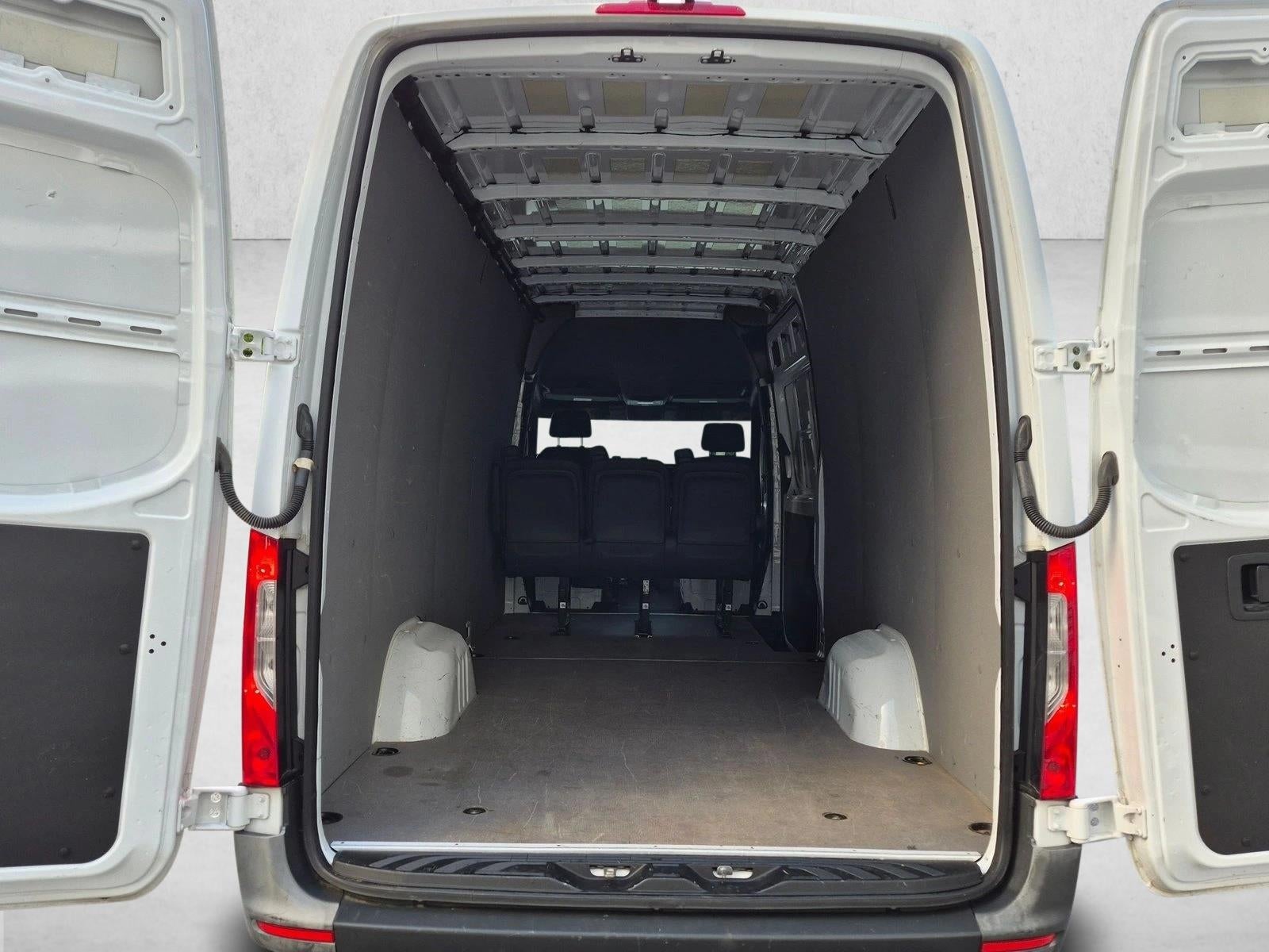 2022 Mercedes-Benz Sprinter Cargo Van 2500 High Roof I4 170" RWD