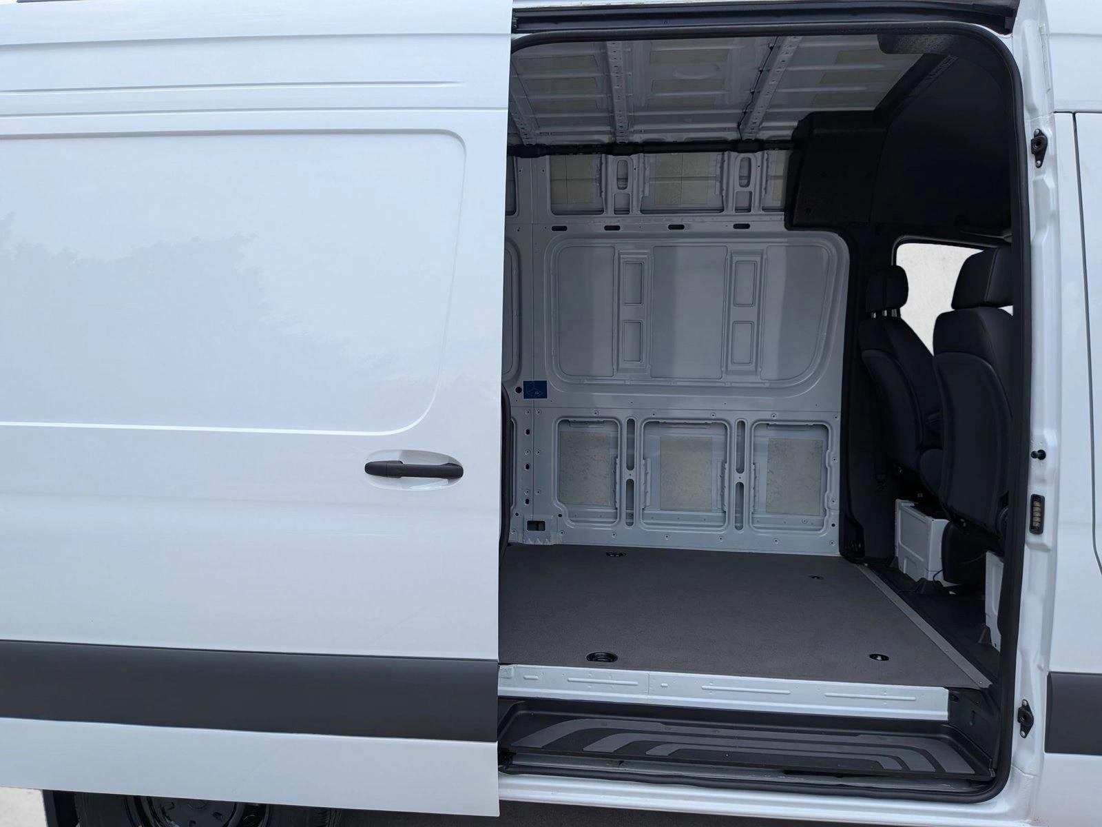 2025 Mercedes-Benz Sprinter Cargo Van 2500 Standard Roof I4 Diesel HO 144" RWD