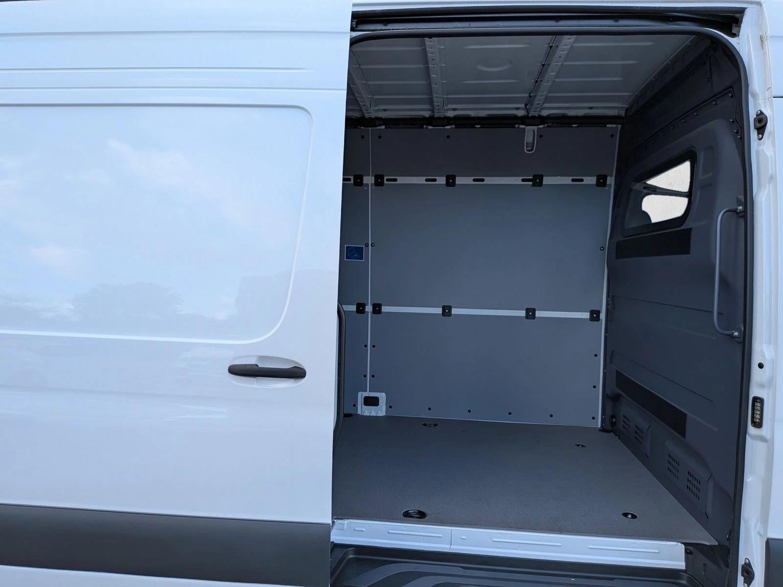 2024 Mercedes-Benz eSprinter Cargo Van 2500 High Roof 170" RWD