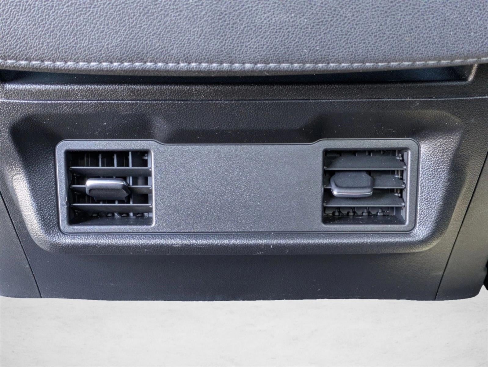 2022 Chevrolet Silverado 1500 Crew Cab Short Box 2-Wheel Drive Custom
