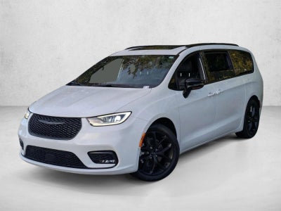 2024 Chrysler Pacifica Limited FWD