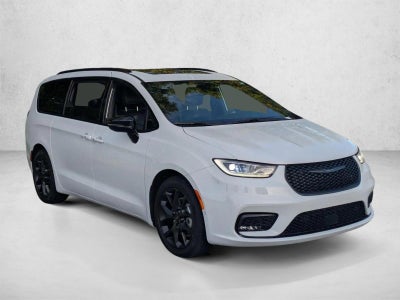 2024 Chrysler Pacifica Limited FWD