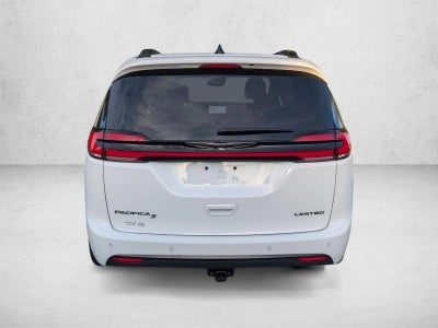 2024 Chrysler Pacifica Limited FWD