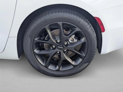 2024 Chrysler Pacifica Limited FWD