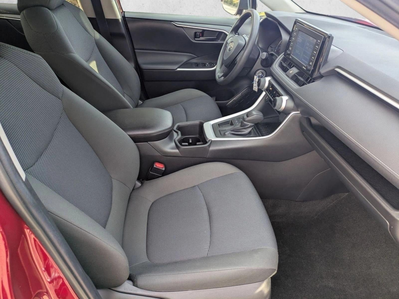 2022 Toyota RAV4 LE FWD (GS)