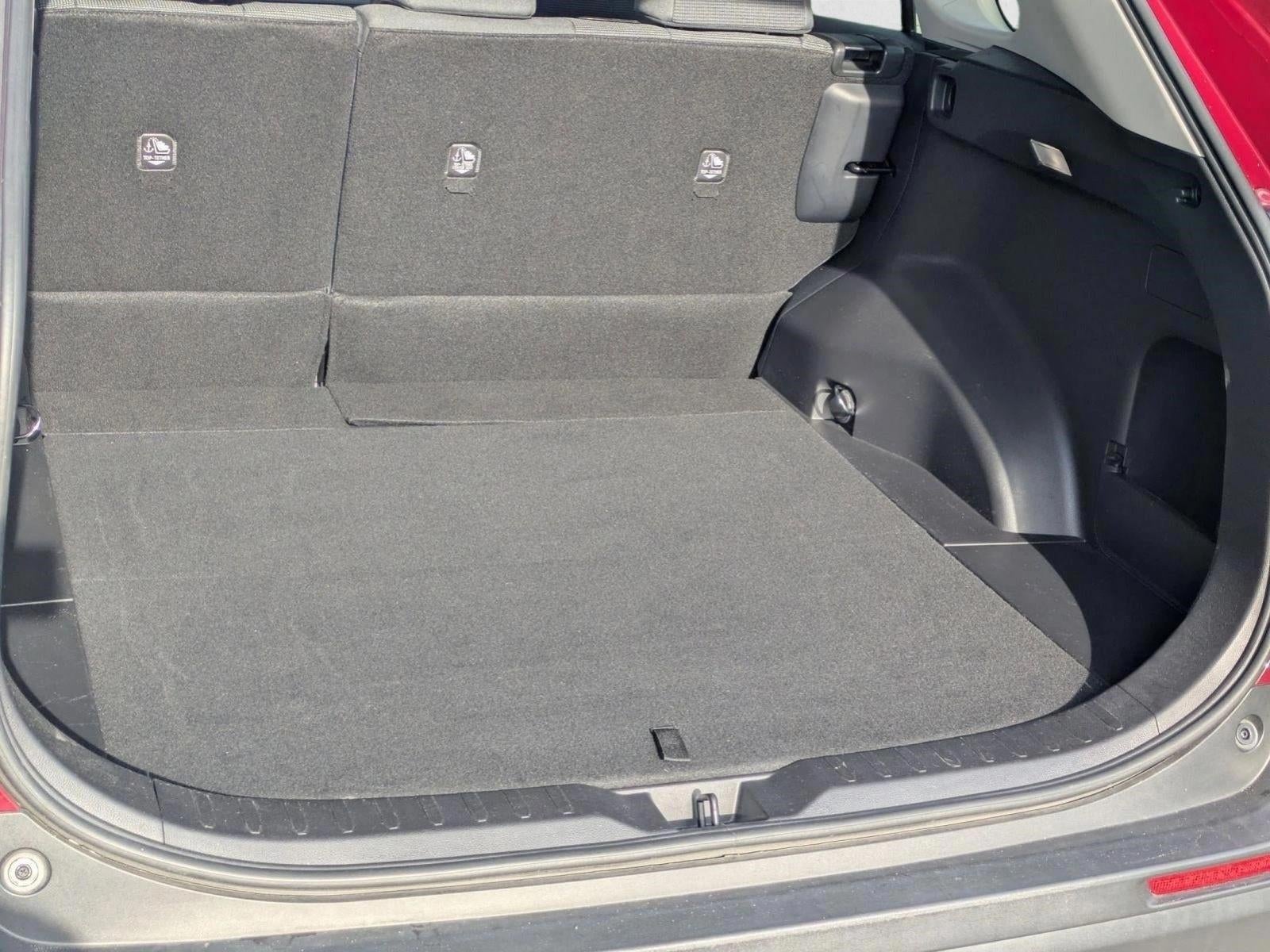 2022 Toyota RAV4 LE FWD (GS)