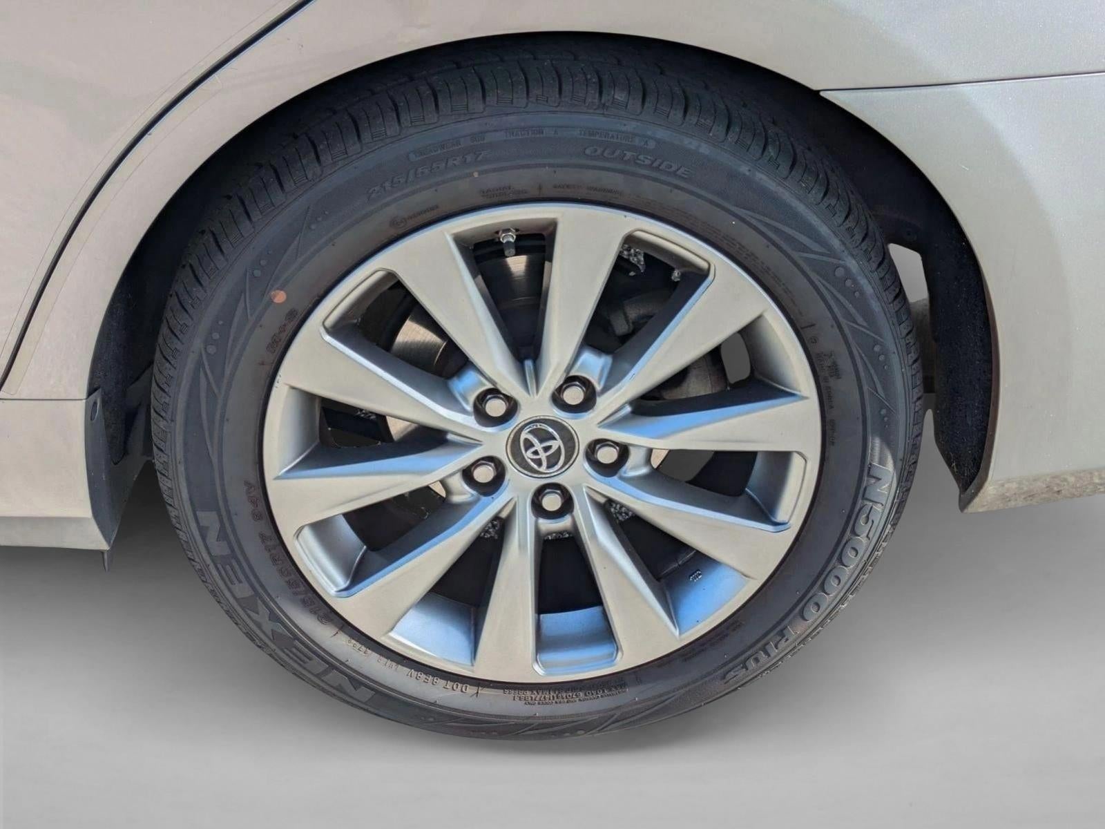 2016 Toyota Camry 4dr Sdn I4 Auto XLE (SE)