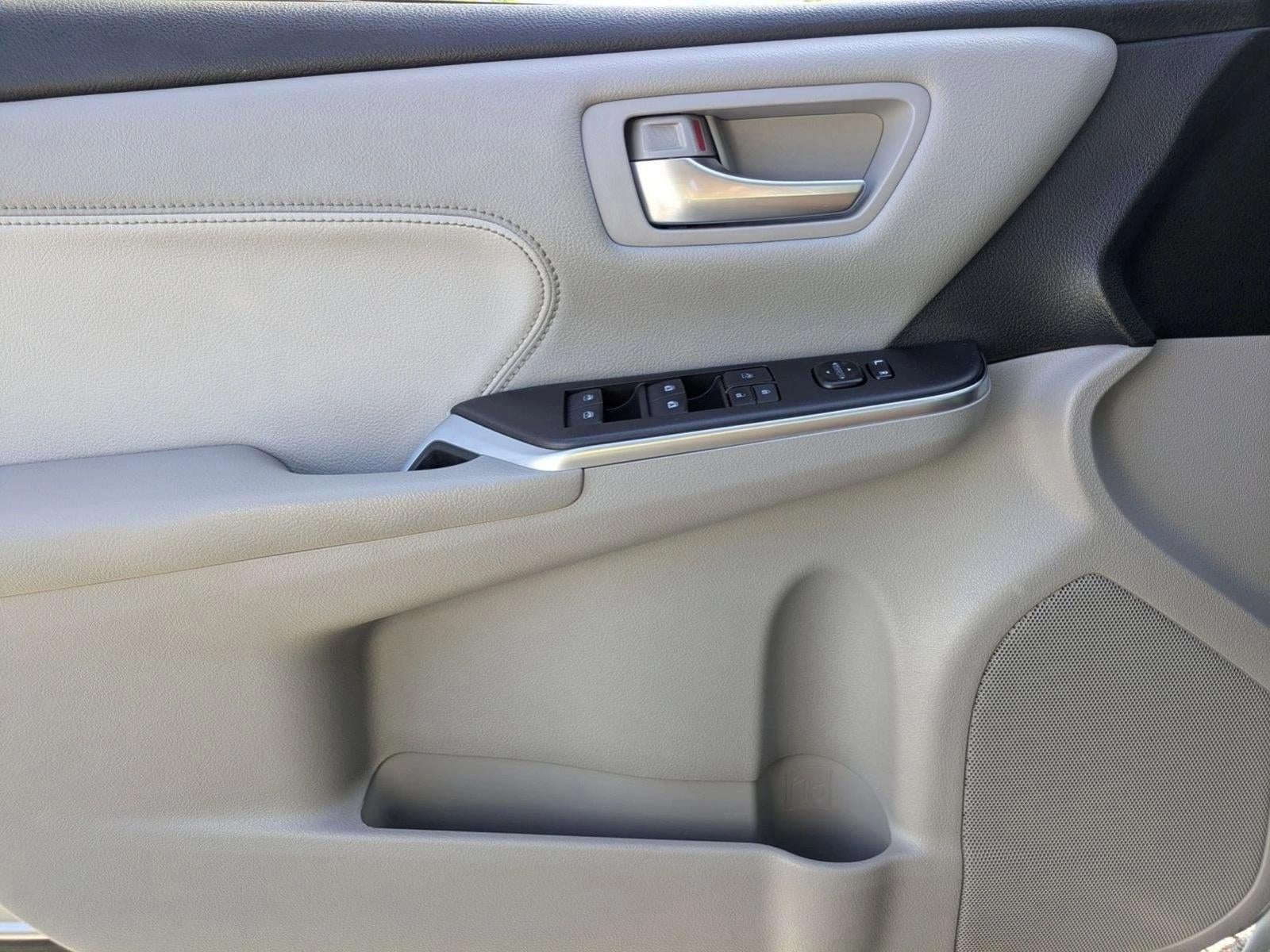 2016 Toyota Camry 4dr Sdn I4 Auto XLE (SE)