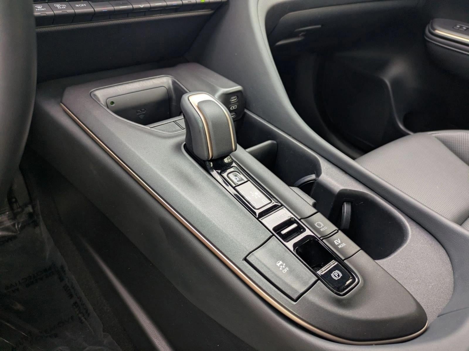 2023 Toyota Crown Limited AWD (Natl)