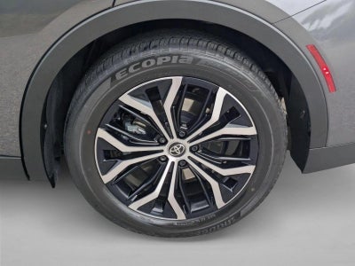 2023 Toyota Crown Limited AWD (Natl)