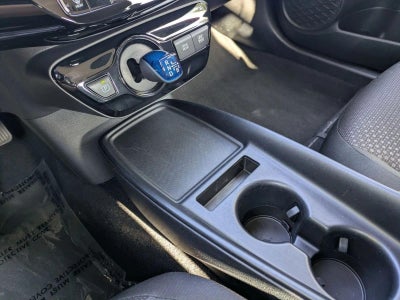 2022 Toyota Prius LE (Natl)