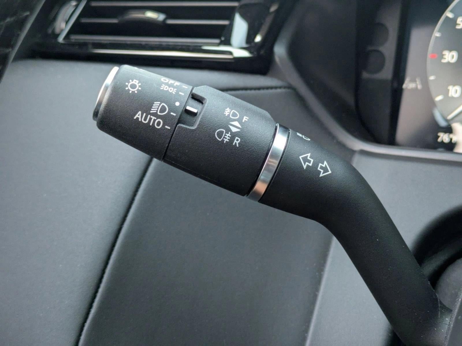 2025 Land Rover Range Rover Velar P250 Dynamic SE