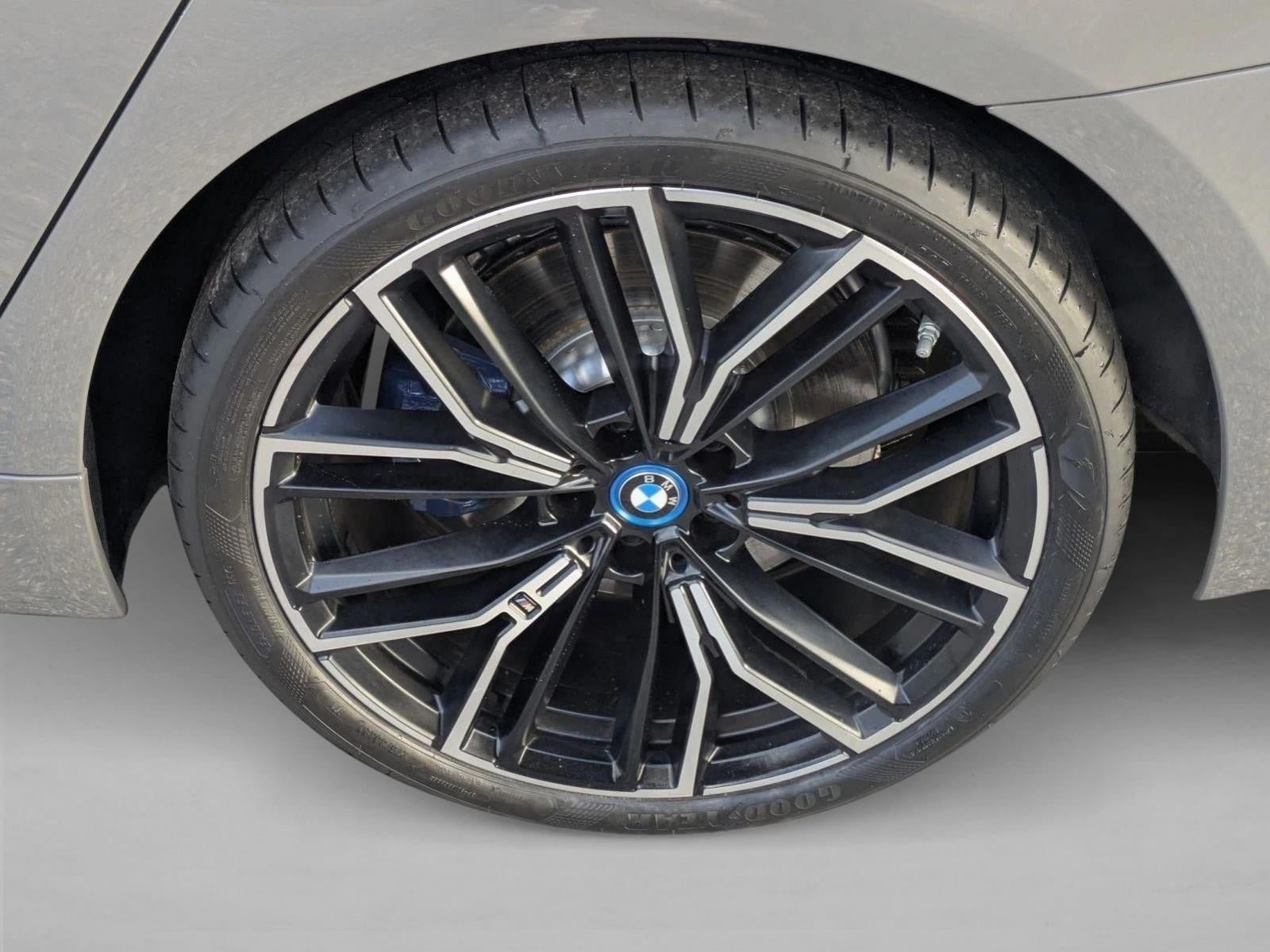 2022 BMW 530e Plug-In Hybrid