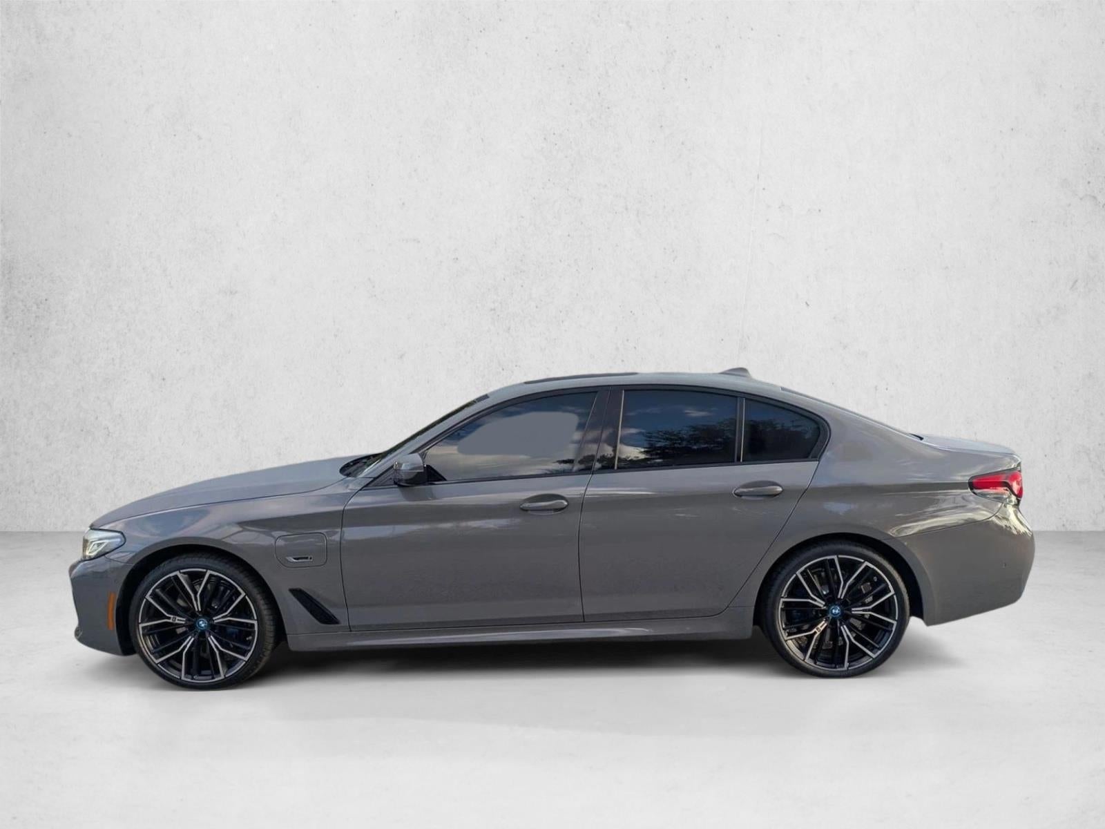 2022 BMW 530e Plug-In Hybrid