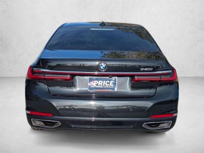 2022 BMW 740i Sedan