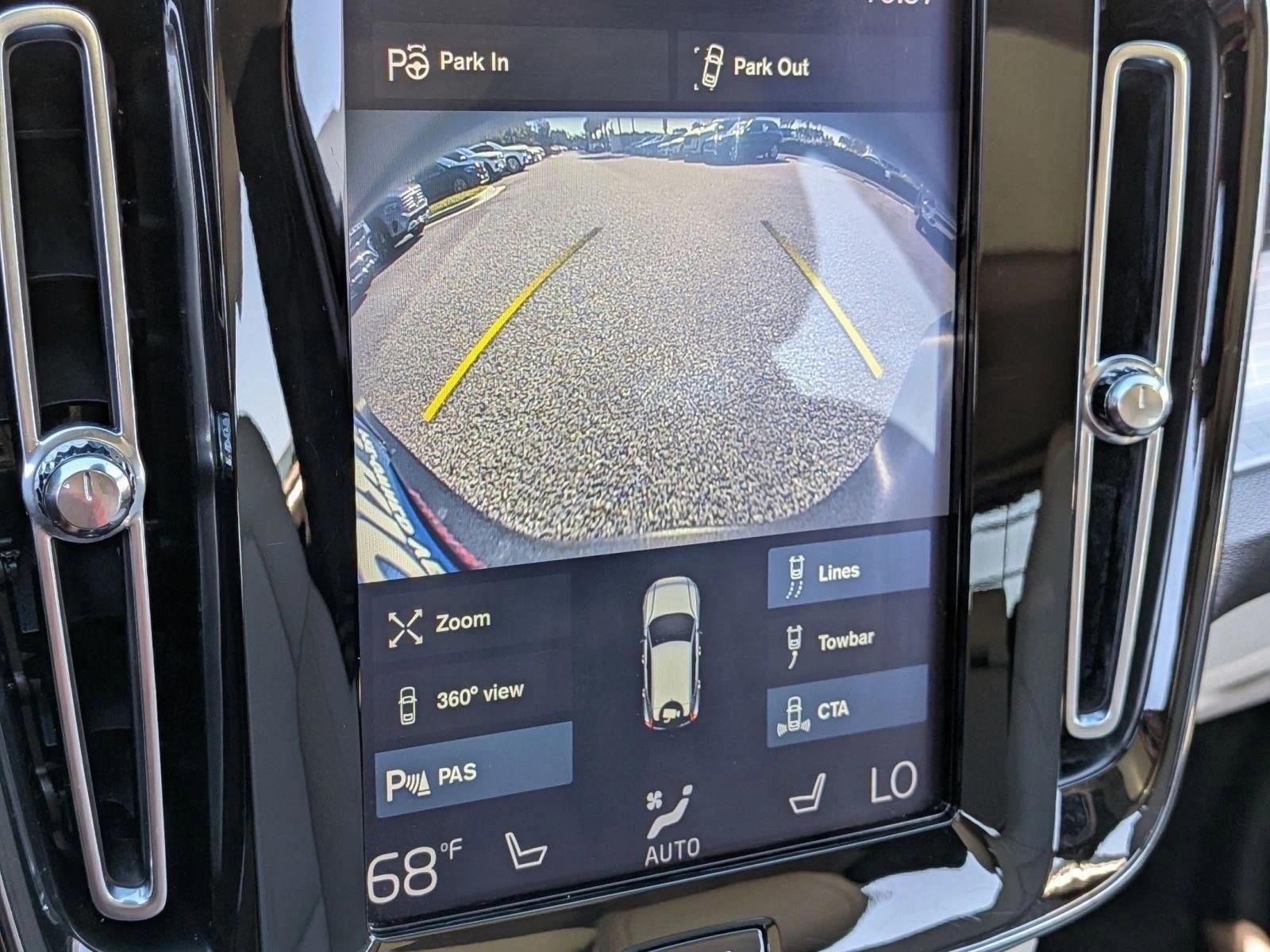 2019 Volvo XC40 T5 AWD Momentum