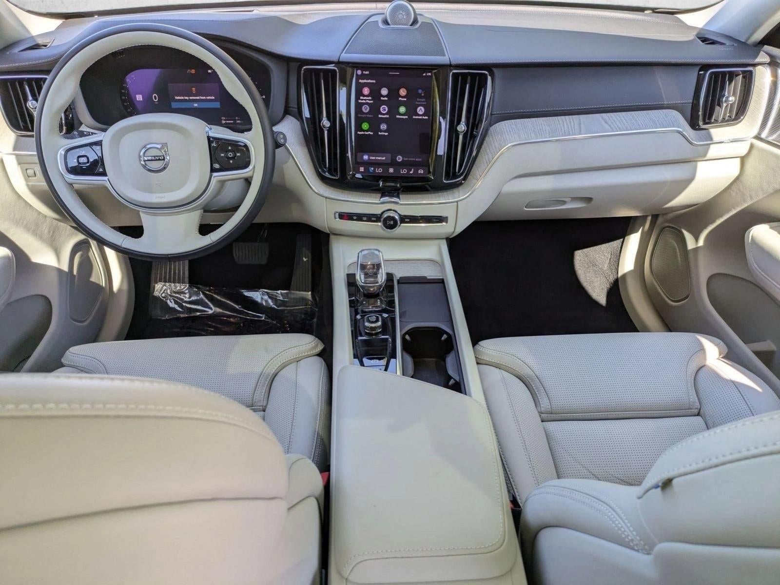 2022 Volvo XC60 Recharge Plug-In Hybrid T8 eAWD PHEV Inscription