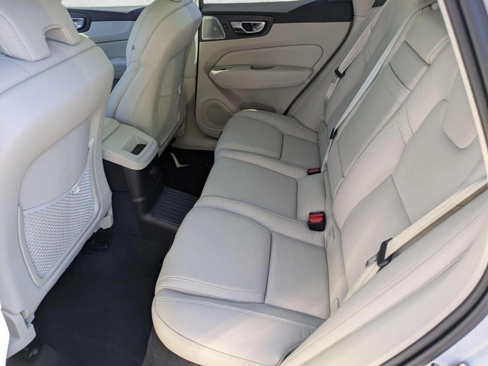 2022 Volvo XC60 Recharge Plug-In Hybrid T8 eAWD PHEV Inscription