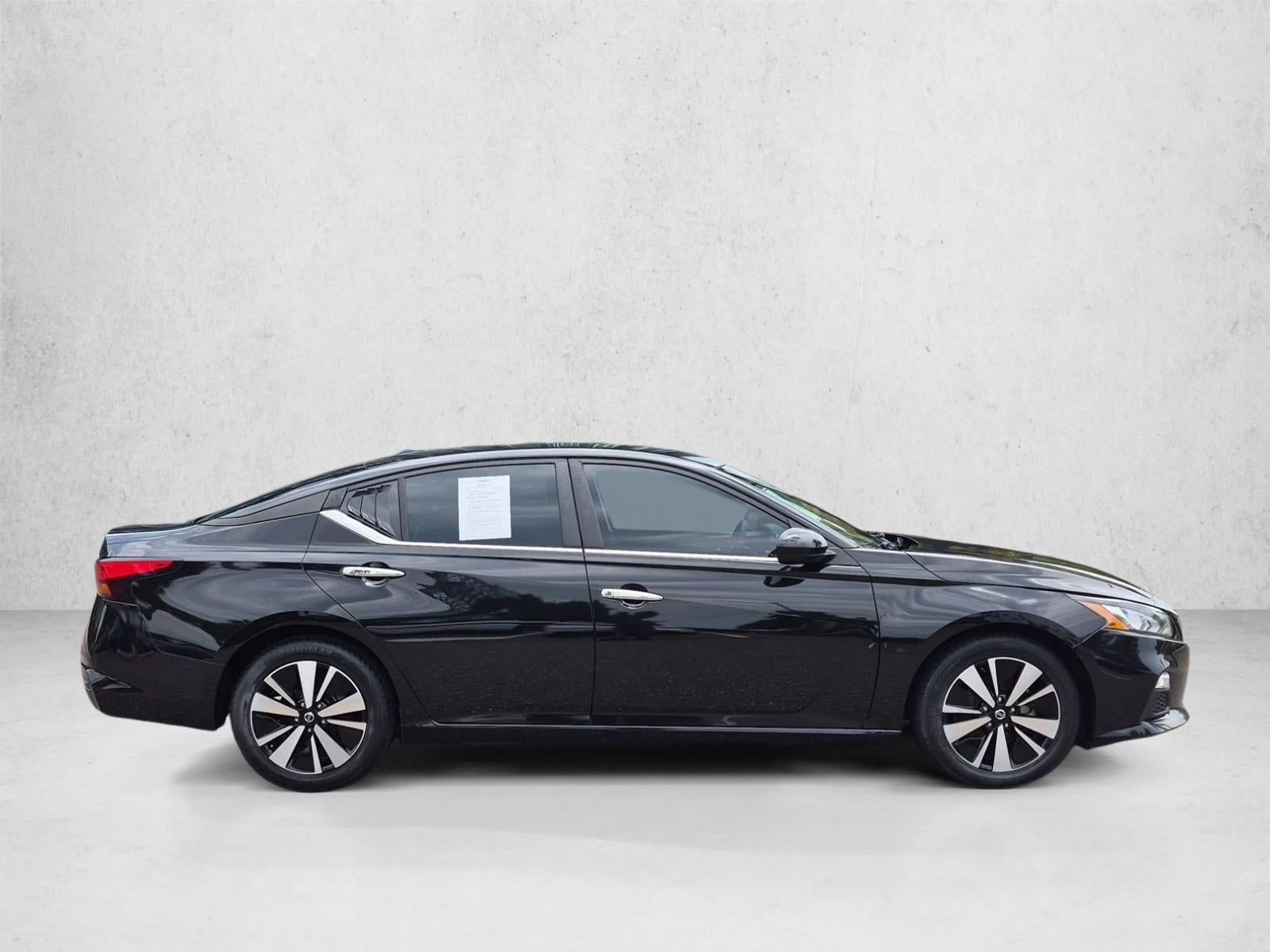 2022 Nissan Altima 2.5 SV Sedan