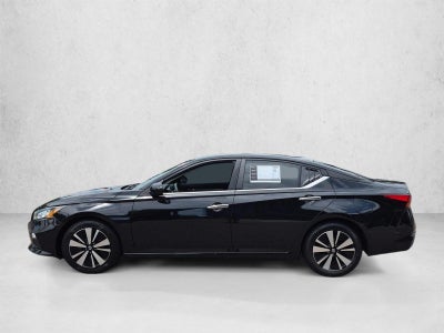 2022 Nissan Altima 2.5 SV Sedan