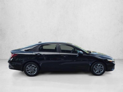 2024 Hyundai ELANTRA SEL IVT