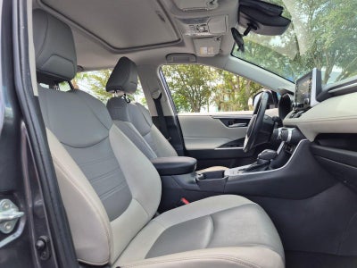 2019 Toyota RAV4 XLE Premium FWD (Natl)