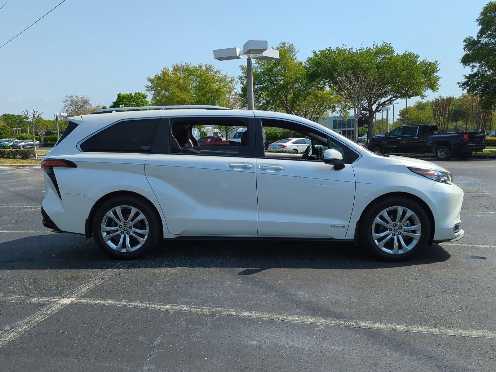 2021 Toyota Sienna Platinum FWD 7-Passenger (Natl)
