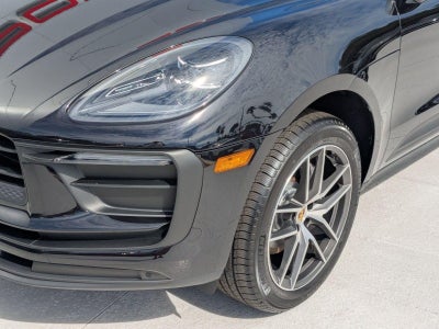 2025 Porsche Macan AWD